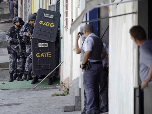 (Policial)